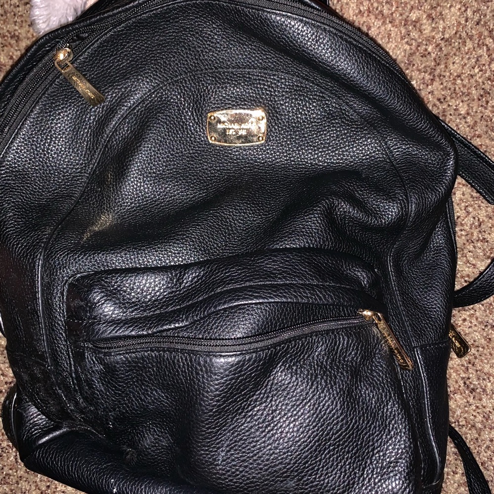 Micheal kors back pack